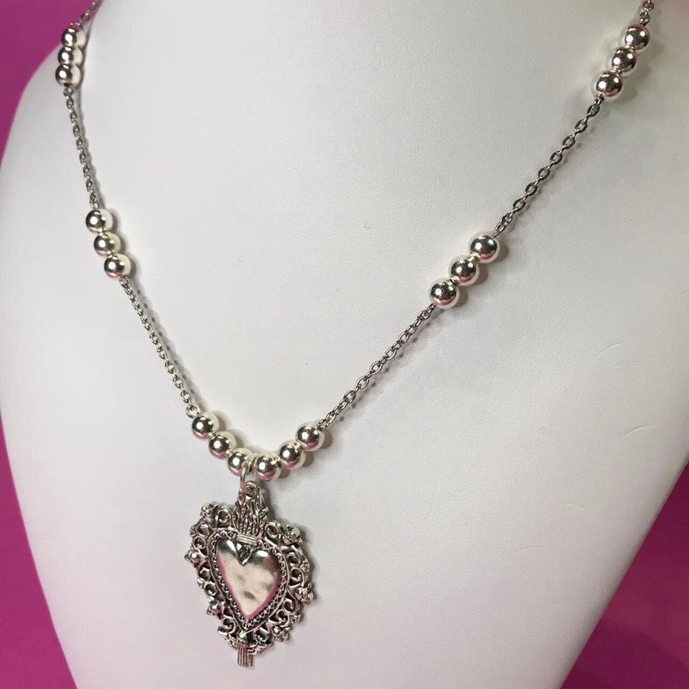 NWT Sacred Saint Heart Necklace Silver necklace handmade - Picture 5 of 8